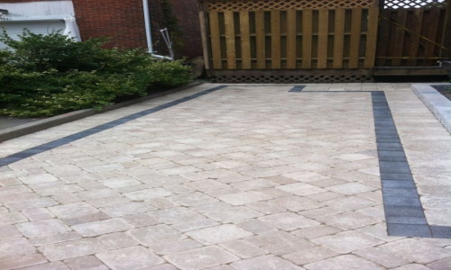 Brussels Block with Accent Paver Inlay